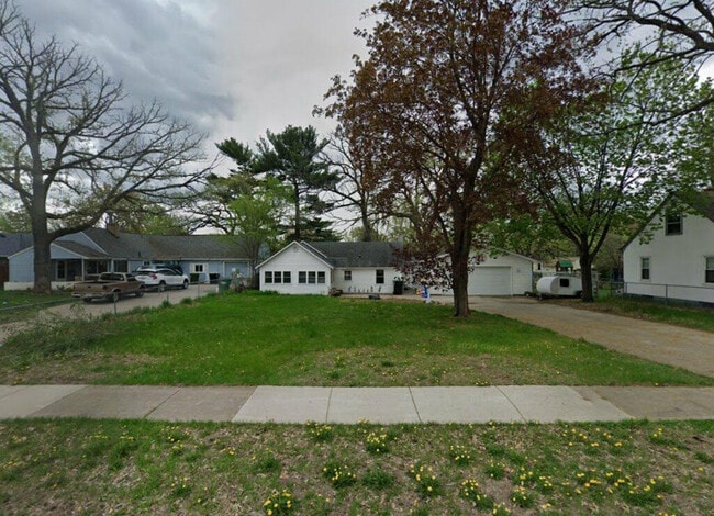 Primary Photo - 536 Adams St