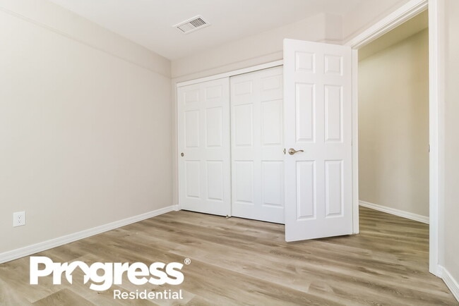 Building Photo - 10806 W Sands Dr