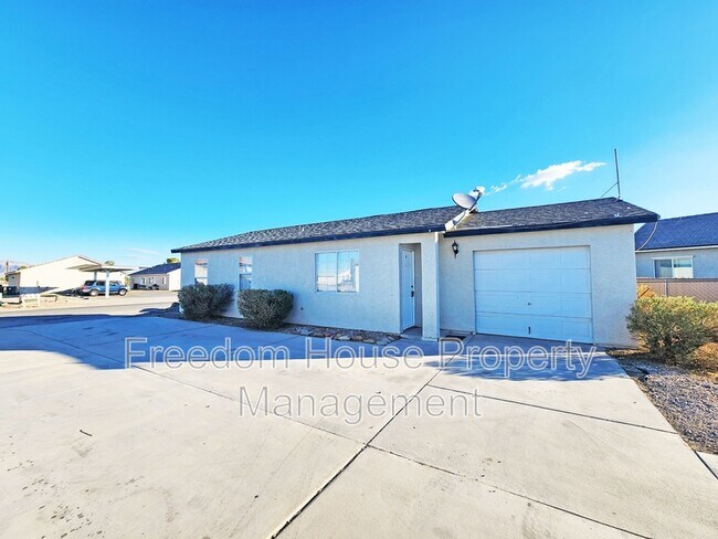 Primary Photo - 1381 Ogallala St