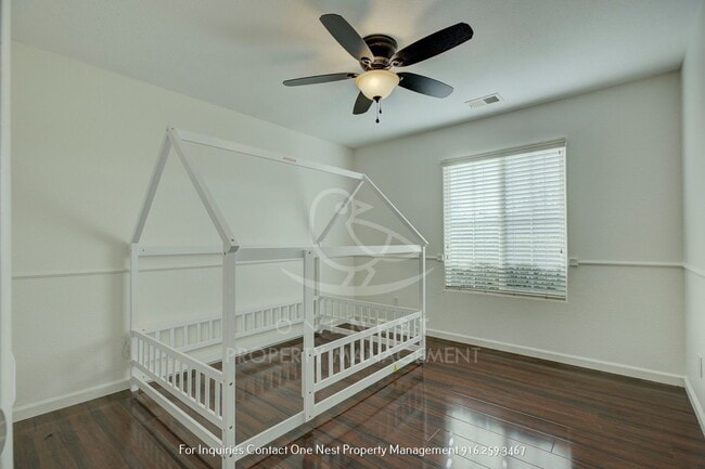 Building Photo - 3 bdrm 2 bth - Great Floorplan