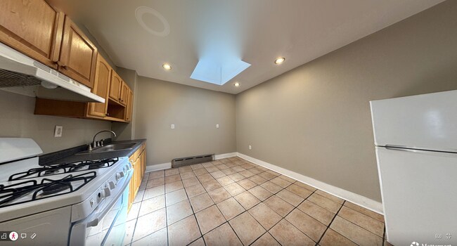 Building Photo - Bright & Practical 1BR/1BA on Lancaster Avenue