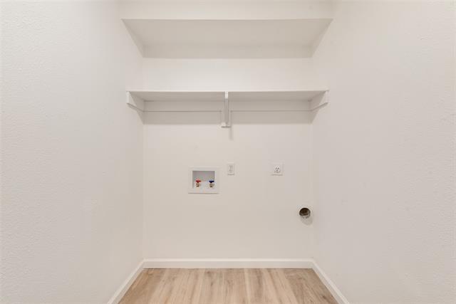 Building Photo - 1933 Garden Crest Ln