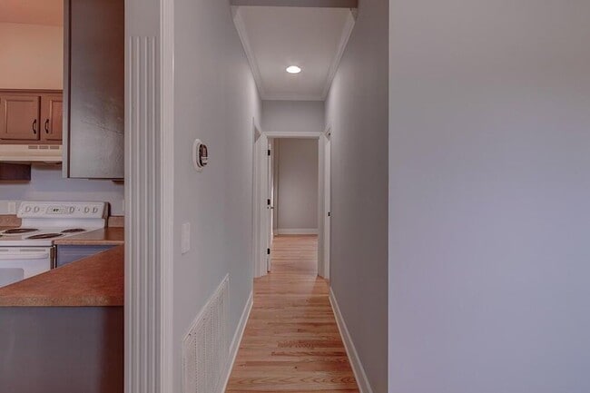 Building Photo - 1002 Boylston St