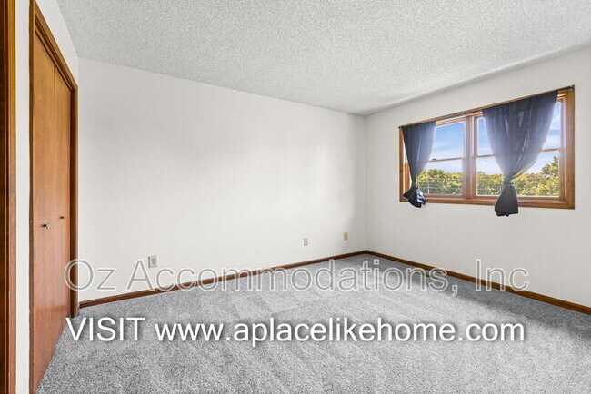 Building Photo - 1105 Jeff Cir