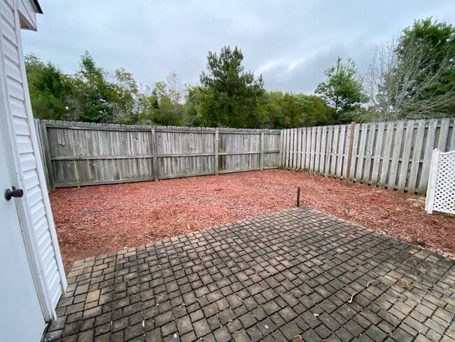 Building Photo - Townhome available now