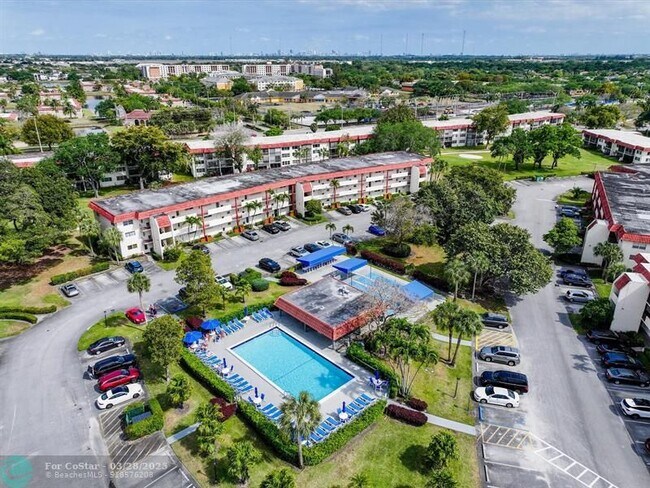 Building Photo - 371 S Hollybrook Dr