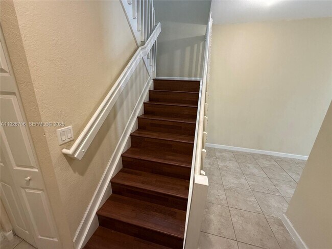 Building Photo - 9516 SW 167th Ave