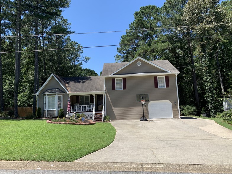 Front House - 1740 Brompton Square