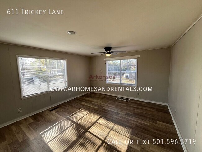 Building Photo - 611 Trickey Ln