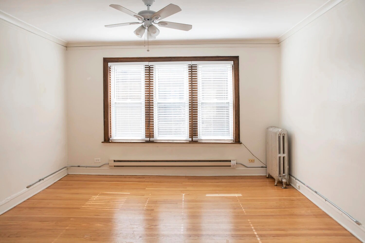 Building Photo - 4208 N Clark St