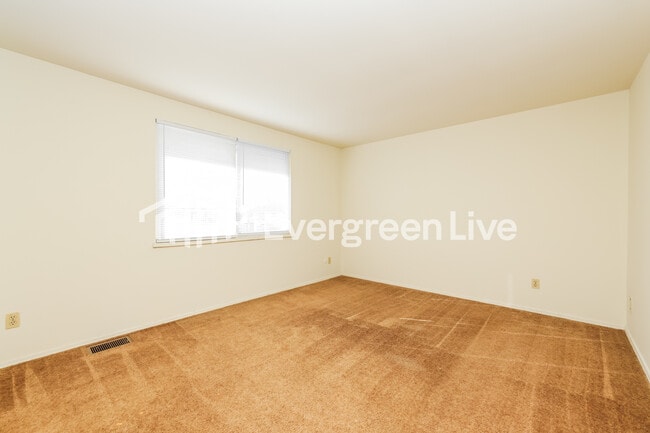 Building Photo - 7523 Mt Hood