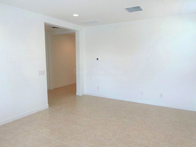 Building Photo - 9426 W Devonshire Ave