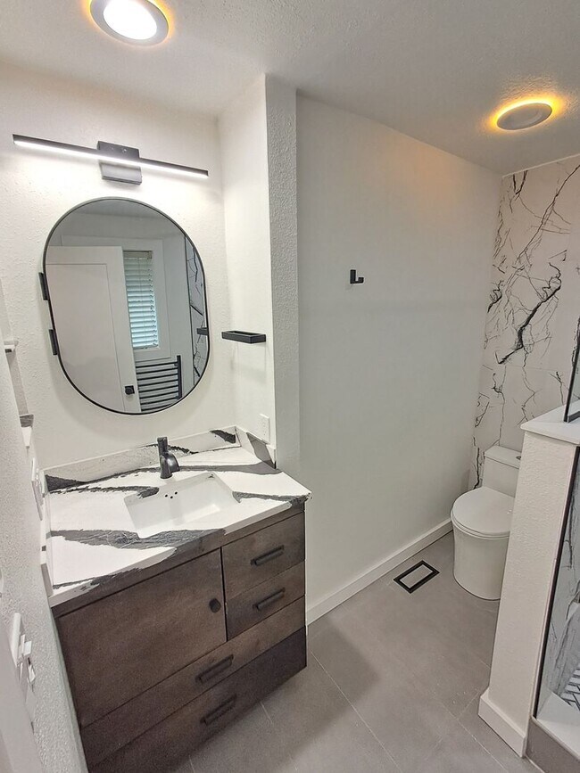 Building Photo - $3,200 -5 Bed / 3 Bath- Home with Fully Fe...