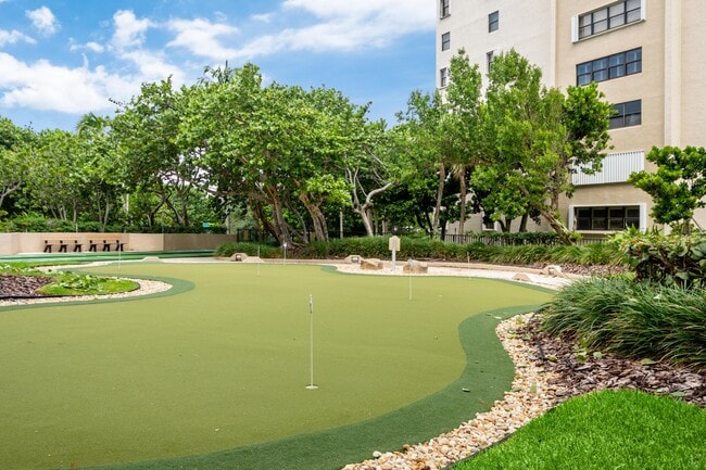 Building Photo - 5000 N Ocean Blvd