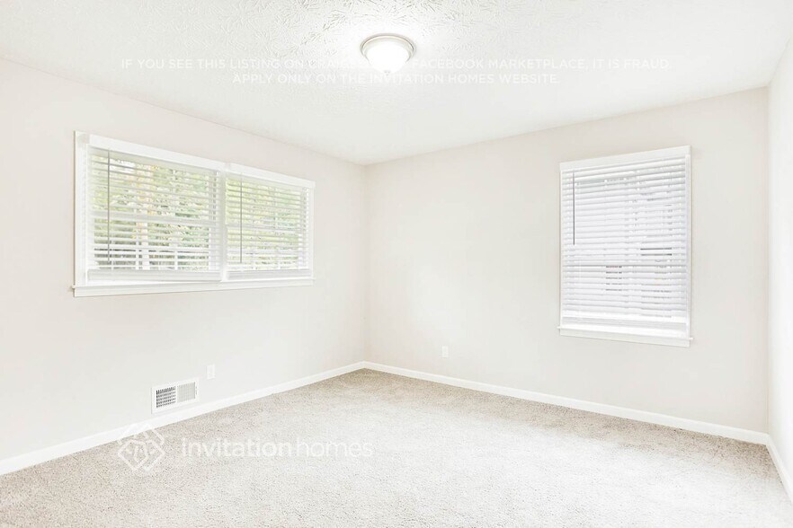 Building Photo - 584 Rock Shadow Ct