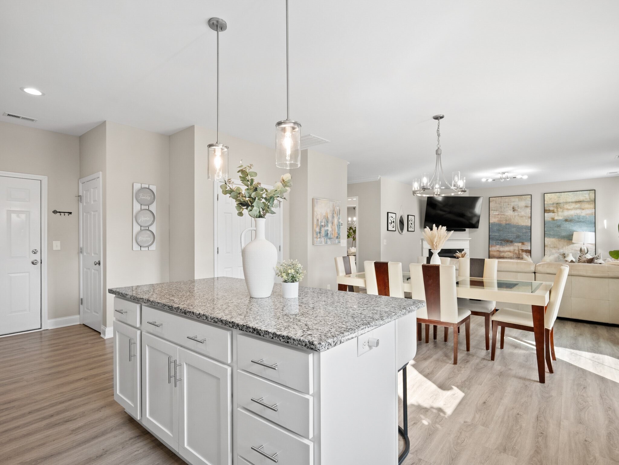 Building Photo - 6179 Kilchurn Dr