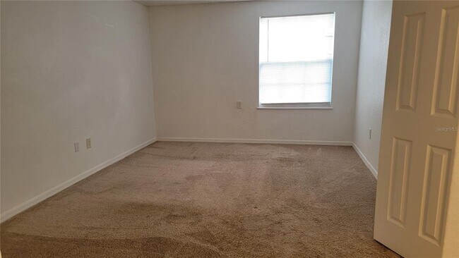 Building Photo - 4023 Versailles Dr