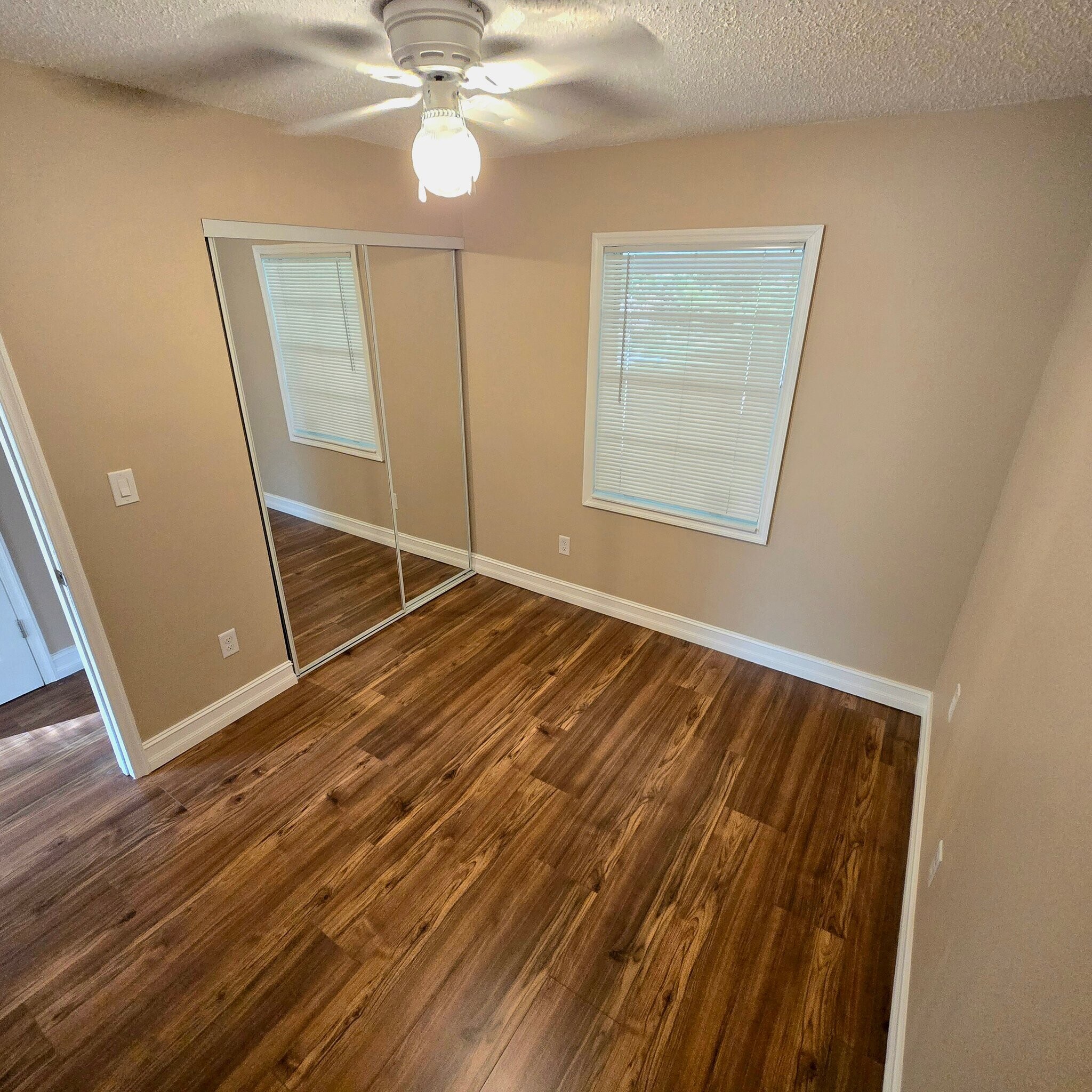 Building Photo - 5935 S Ashlawn Way