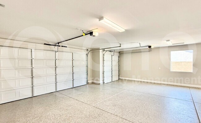 Building Photo - 18032 W Elizabeth Ave