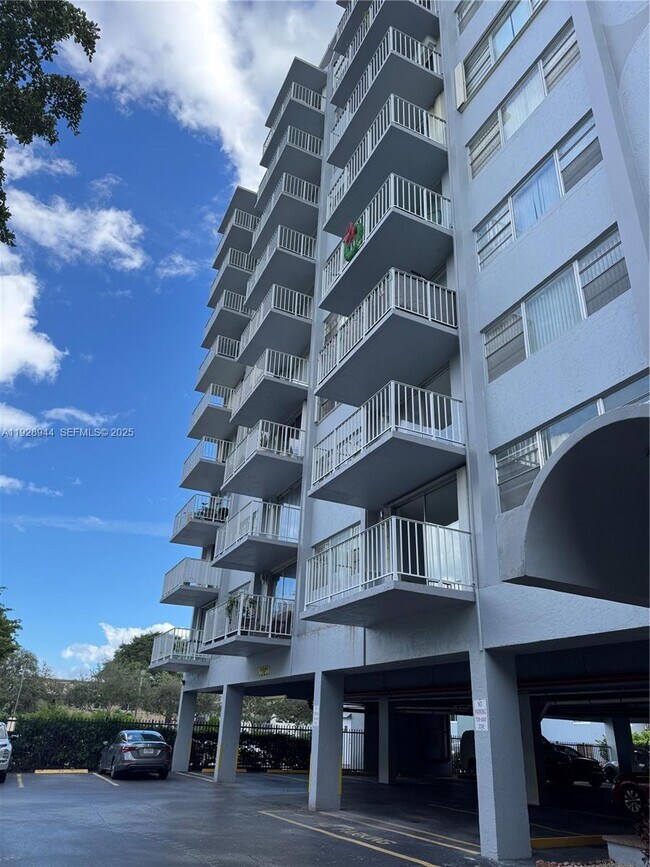 Building Photo - 1470 NE 125th Terrace