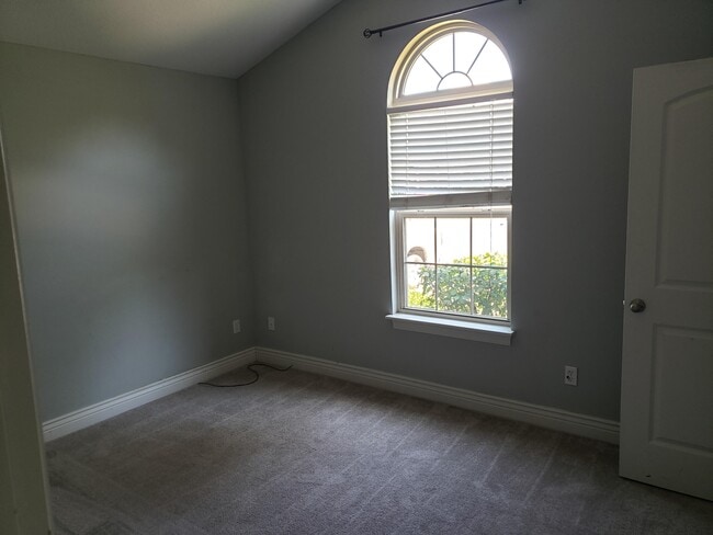 Building Photo - 1815 Mountain Ash Ct