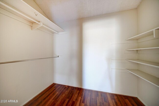 Building Photo - 616 E Manzanita Dr