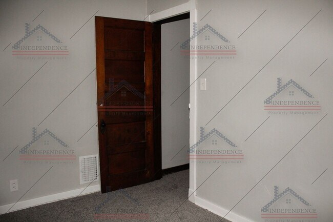 Building Photo - Illinois Estate: New Year, New Home: 50% O...