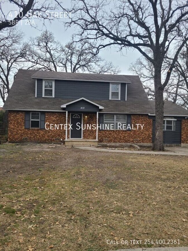 Building Photo - 410 Oak St