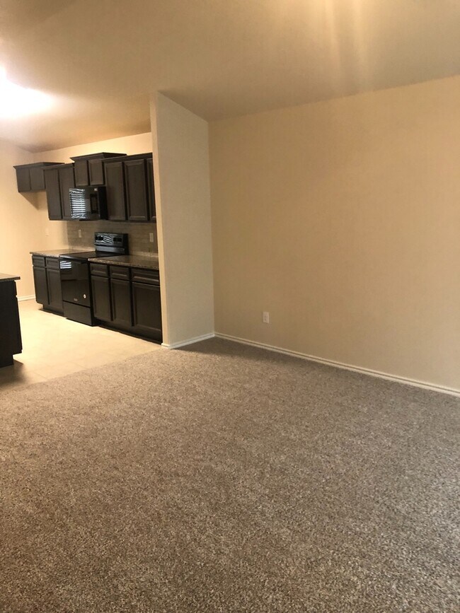 Building Photo - Newer Construction in CISD