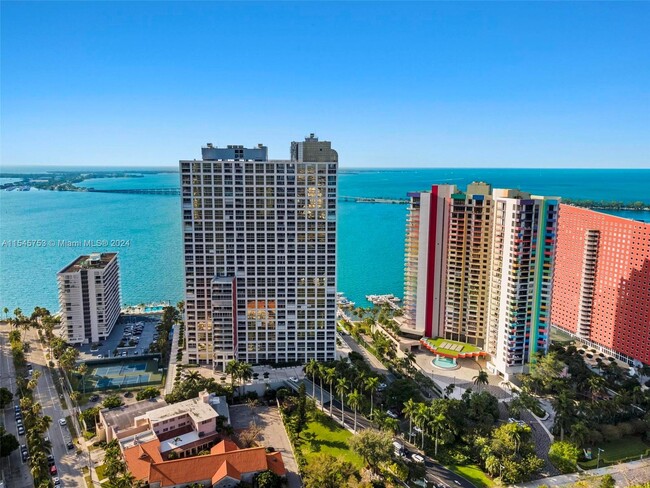 Building Photo - 1541 Brickell Ave