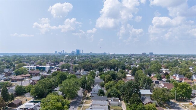 Building Photo - 2784 Monroe Ave