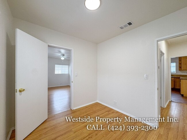Building Photo - 4459 W 136th St