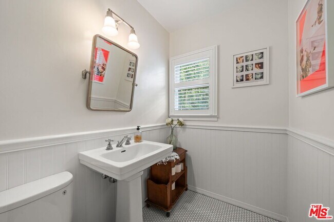 Building Photo - 5630 Spreading Oak Dr