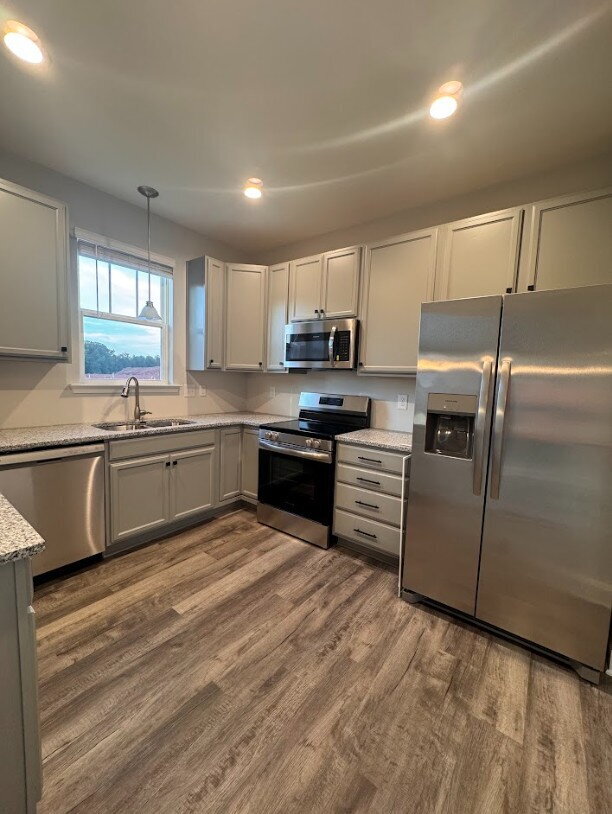 Building Photo - Inquire today on how to get FREE rent!