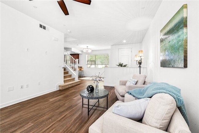 Building Photo - 706 Colorado Cir
