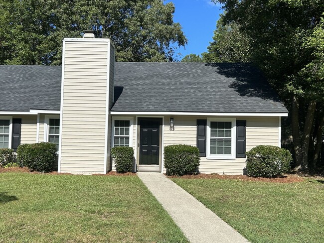 Primary Photo - 2 Bedroom, 2 Bath Townhome in Rocky Mount