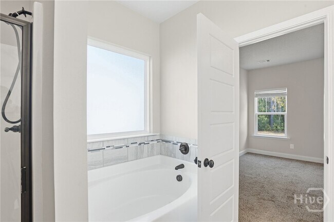 Building Photo - 105 Danielle Loop