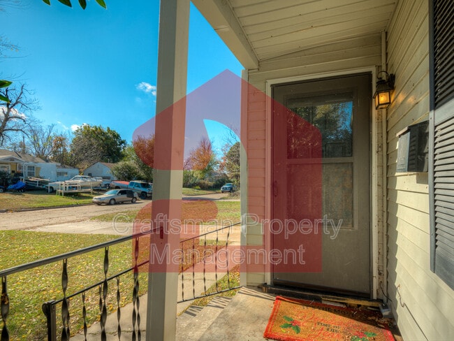 Building Photo - 3225 NW 33rd St