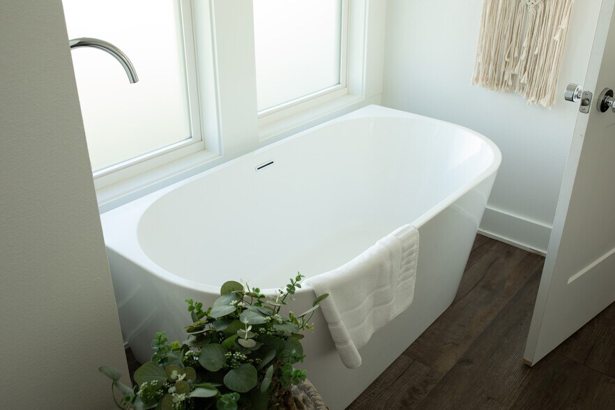 Building Photo - 2119 Loretta Parker Lane