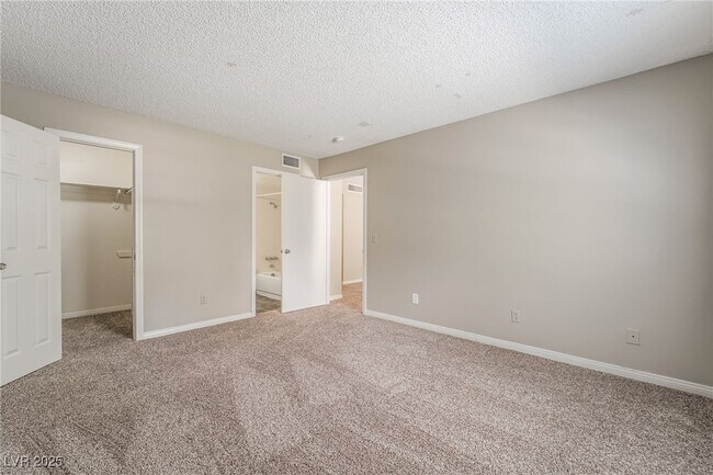 Building Photo - 3823 S Maryland Pkwy
