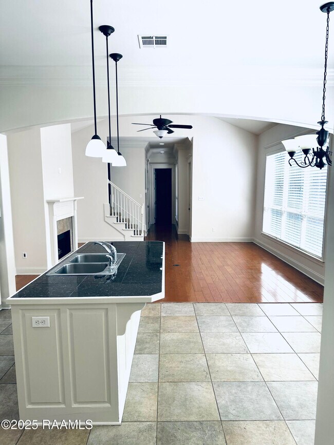 Building Photo - 108 Laguna Ln