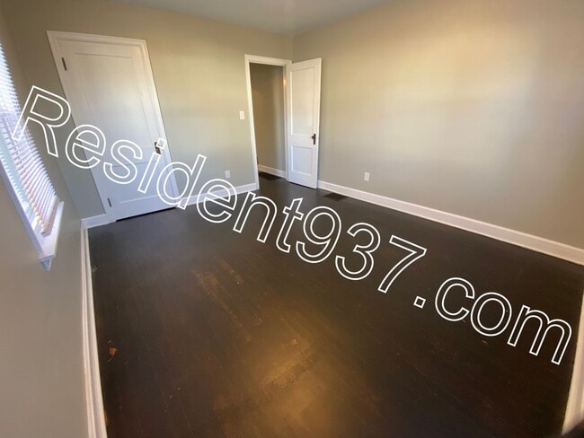 Building Photo - 2 Bed 1 bath home