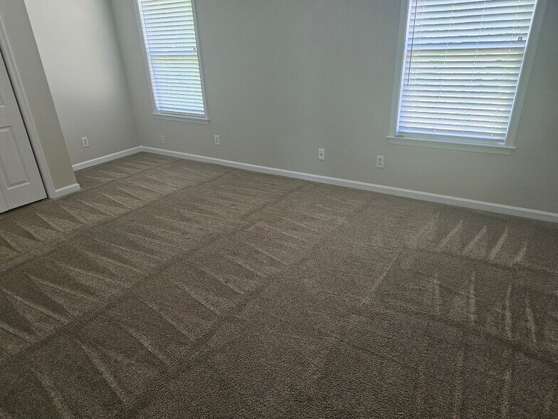 Building Photo - 9823 Minuteman Ct
