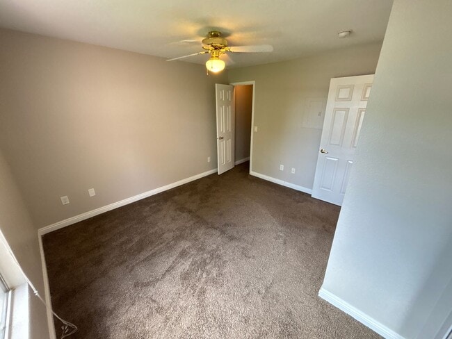 Building Photo - Cozy 1Bed/1Bath 2nd floor Condo in Henderson!
