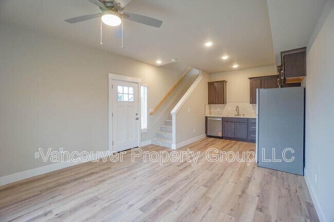 Building Photo - 313 E Caribou Ct