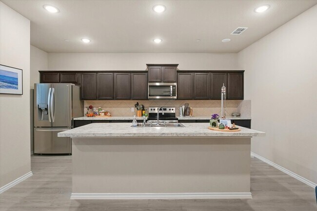 Building Photo - 2756 Baneberry Ln
