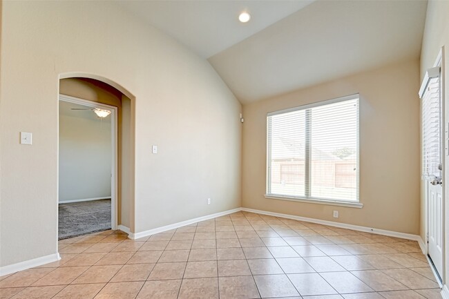 Building Photo - 402 Conchola Ln