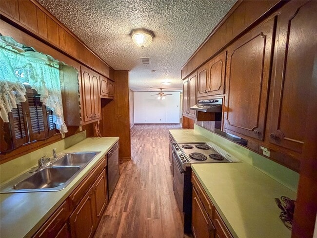 Building Photo - 907 Seymore Cir