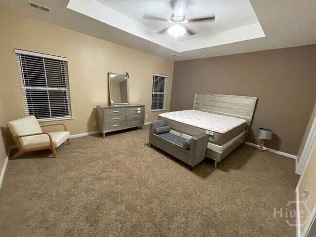 Building Photo - 495 Stonebridge Cir