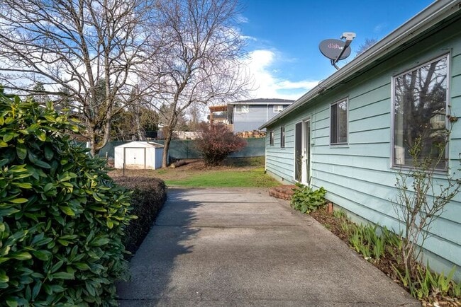 Building Photo - 2545 NW 111th Ave